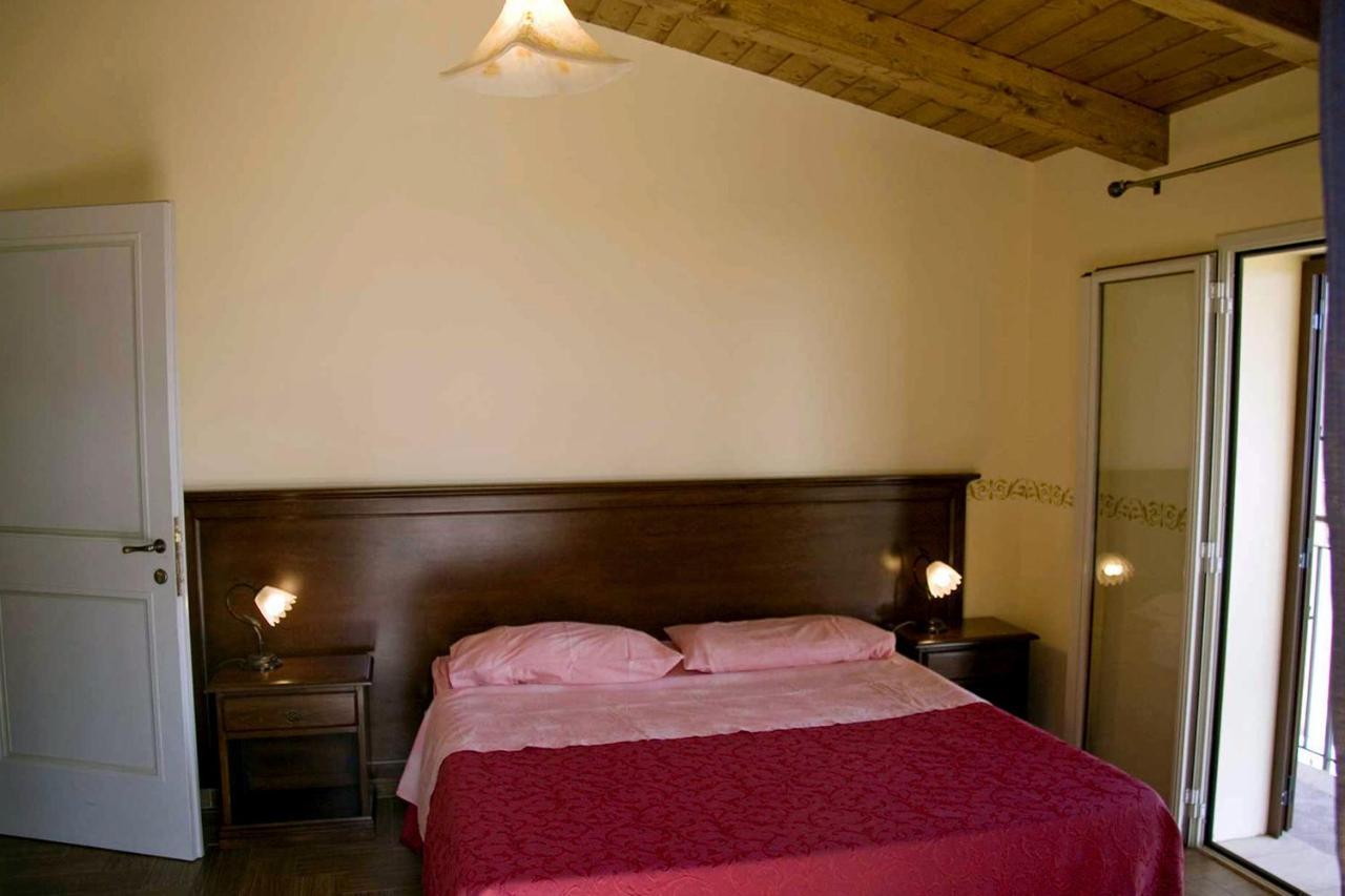 Villa Paladino - B&B E Guest House Шилла Экстерьер фото
