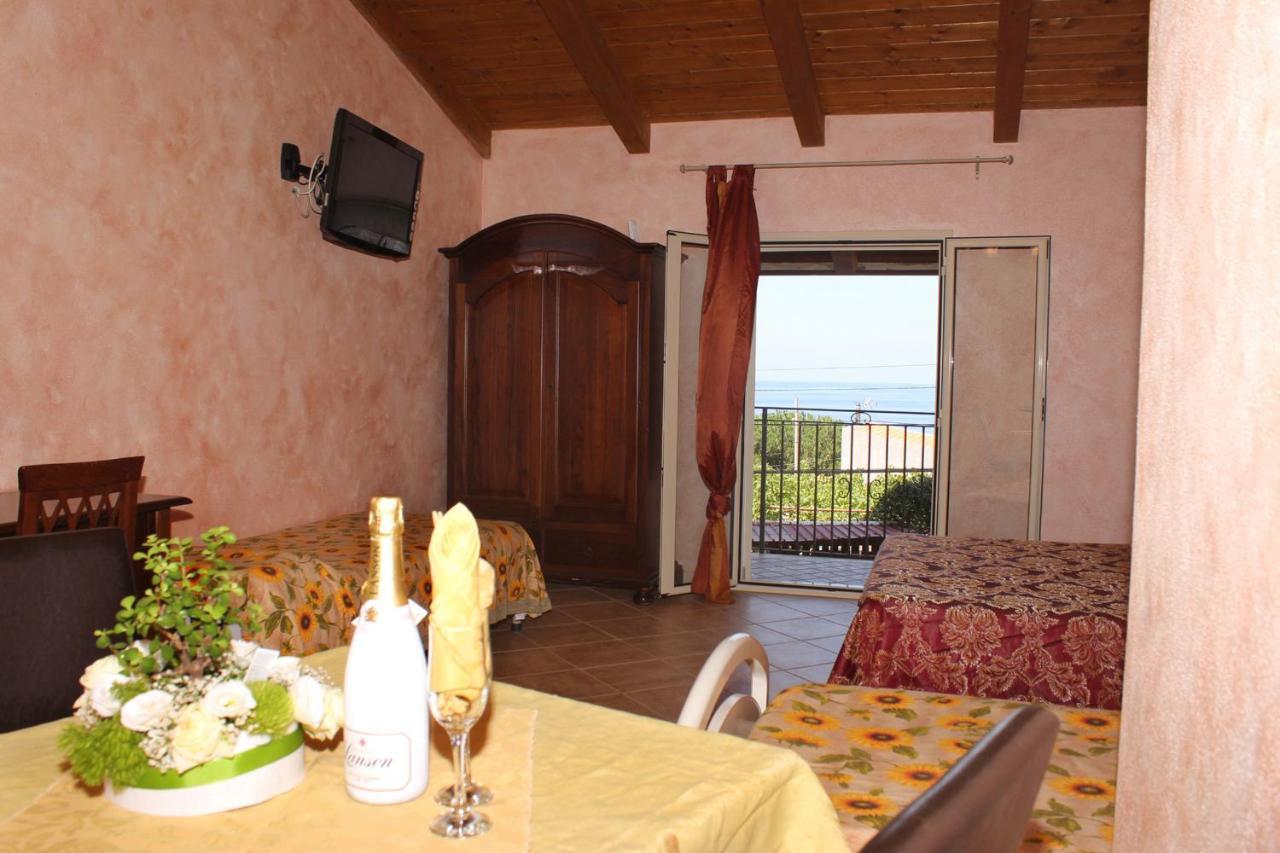 Villa Paladino - B&B E Guest House Шилла Экстерьер фото